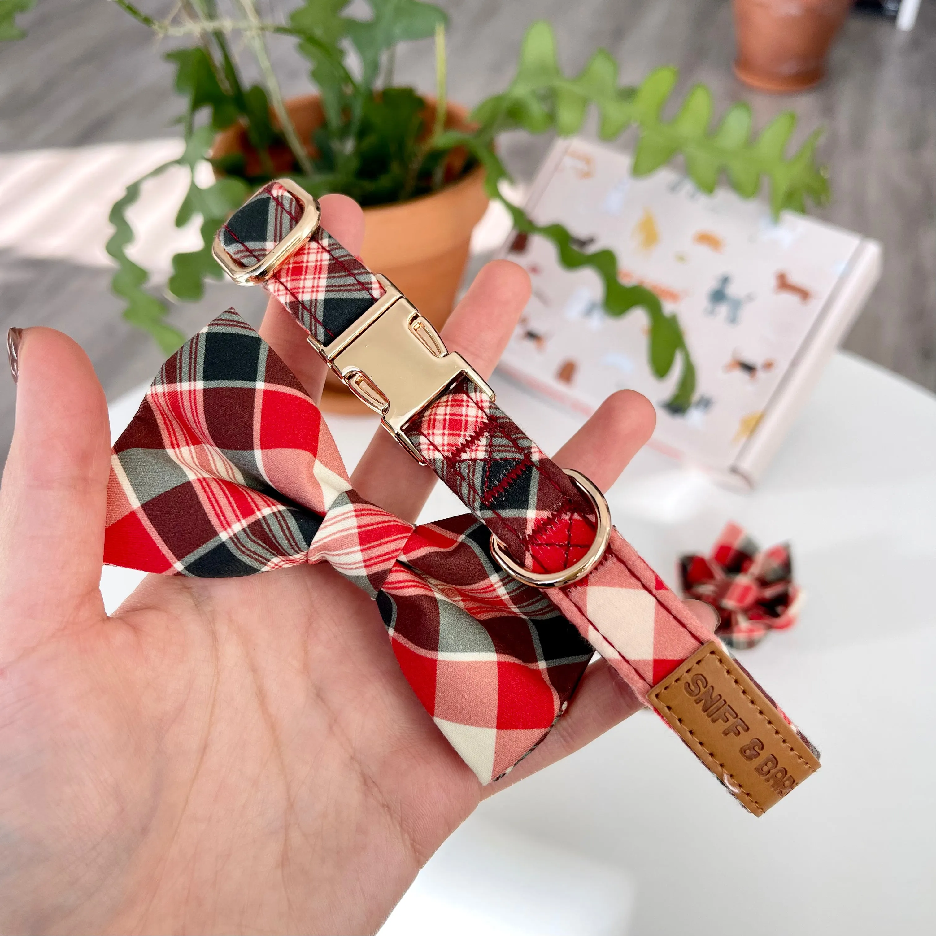 Noel Plaid Bowtie Unbreakable Collar™ & Leash Set